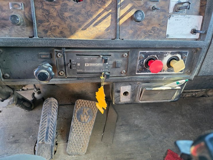 1993-kenworth-t800b-image-25