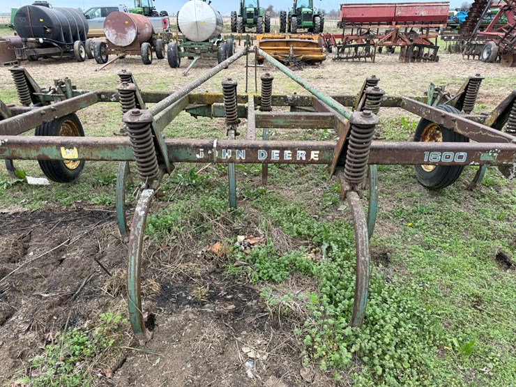 john-deere-1600-image-13