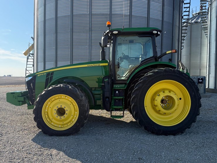 2016-john-deere-8370r-image-8