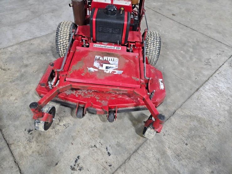#689-•-ferris-comfort-controll-dd-walk-behind-mower-image-9