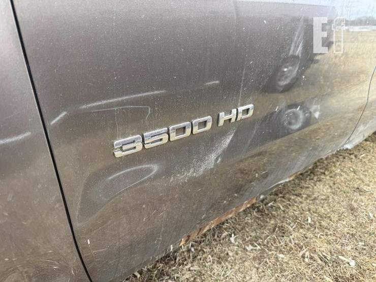 2014-chevrolet-3500hd-image-16