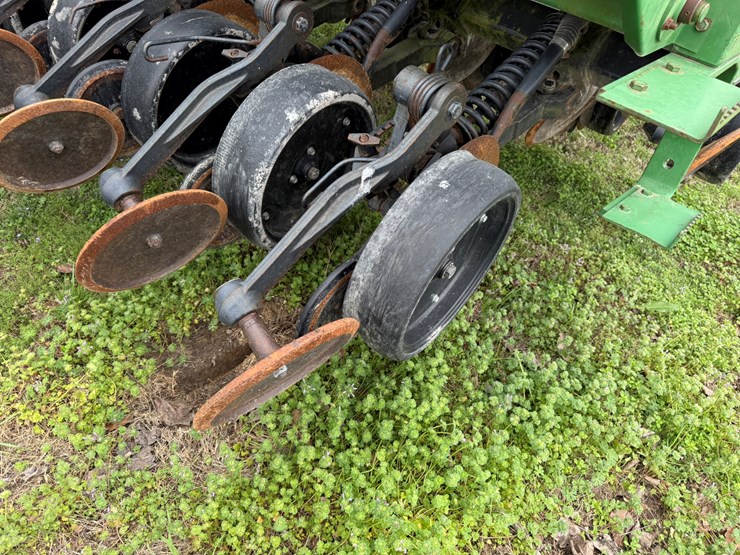 john-deere-1560-image-16