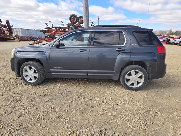 2011-gmc-terrain-sle-image-2