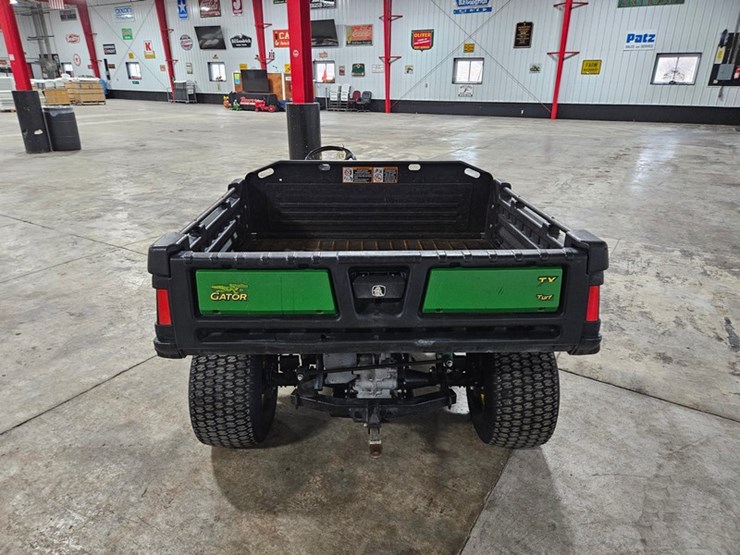 john-deere-turf-gator-image-4