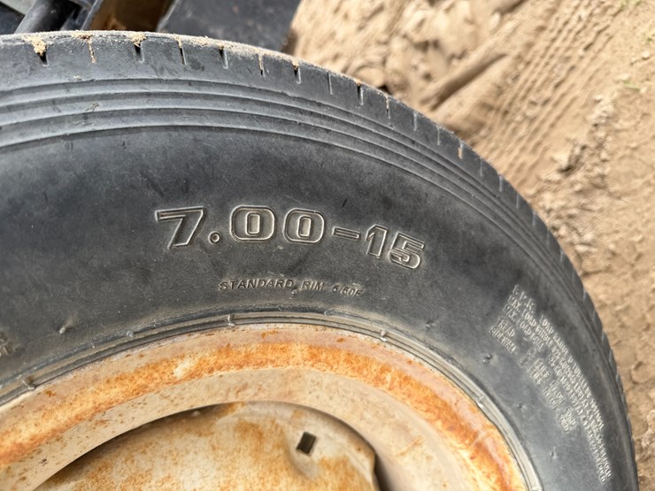 #41261-•-kbh-1000-gallon-fuel-wagon-image-5