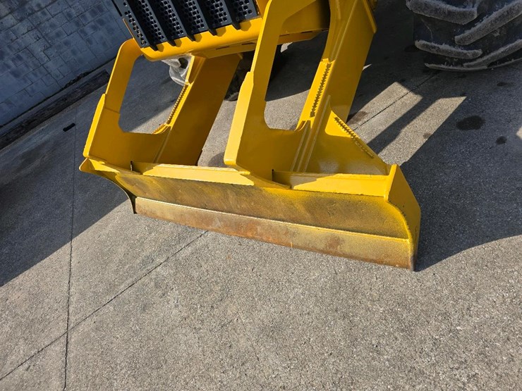 2003-deere-540g-iii-image-27