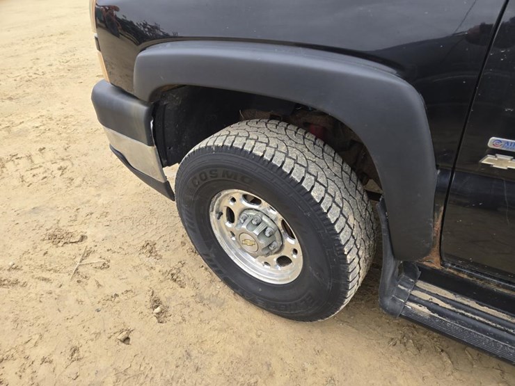 #50-•-2006-chevroley-k2500-hd-truck-image-13