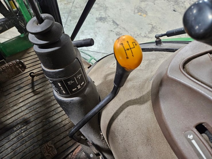 john-deere-5520-image-25