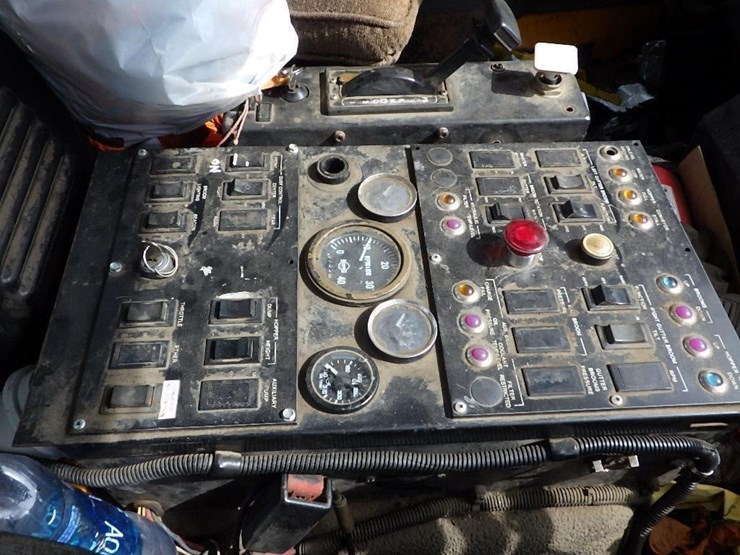 2005-elgin-sc-8000-s/a-street-sweeper-image-40