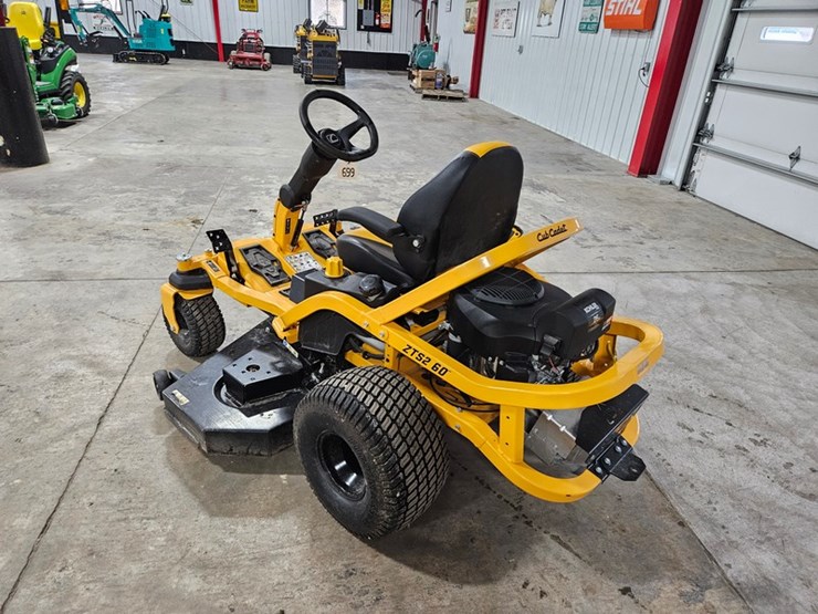 #699-•-2024-cub-cadet-ultima-zts2-zero-turn-mower-image-3