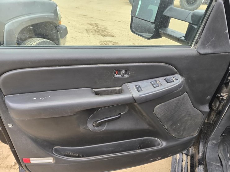 #50-•-2006-chevroley-k2500-hd-truck-image-16