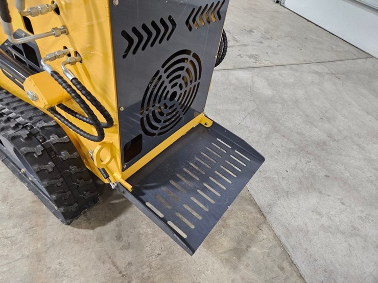 chevrolet-1ton-image-17