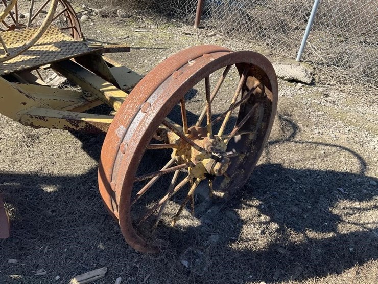 caterpillar-10-image-11