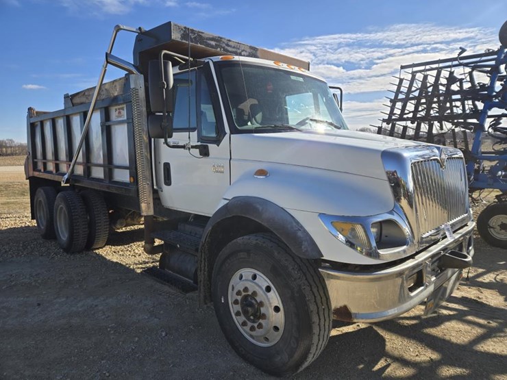 #204-•-2006-international-7500-tandem-dump-truck-image-1