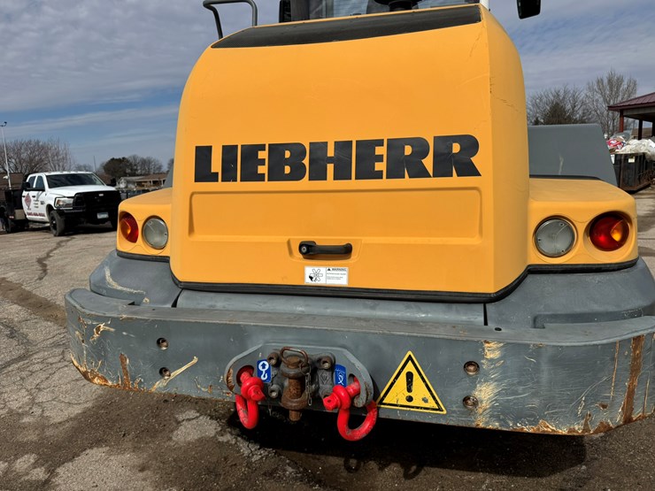 #3277-•-2016-liebherr-542-wheel-loader-w/-plow-and-chains-image-15