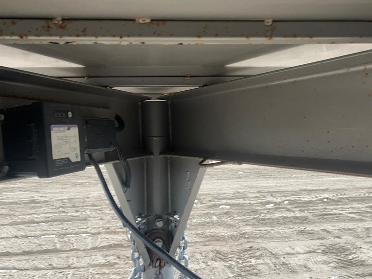 2012-titan-trailer-image-25