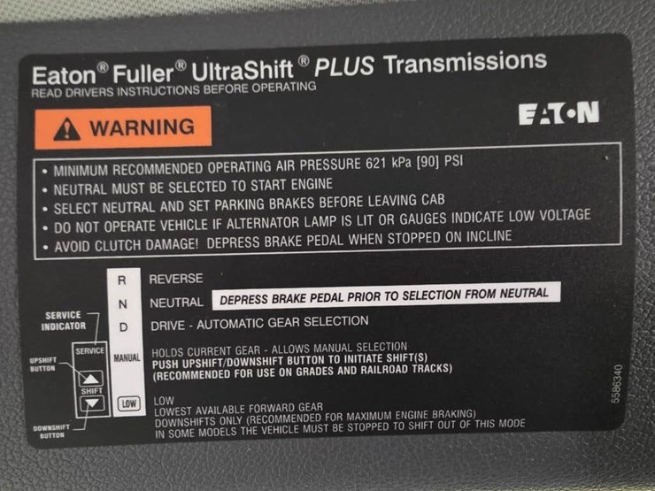 2017-peterbilt-579-image-23