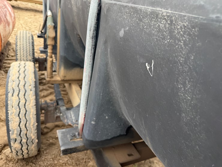 #41261-•-kbh-1000-gallon-fuel-wagon-image-42