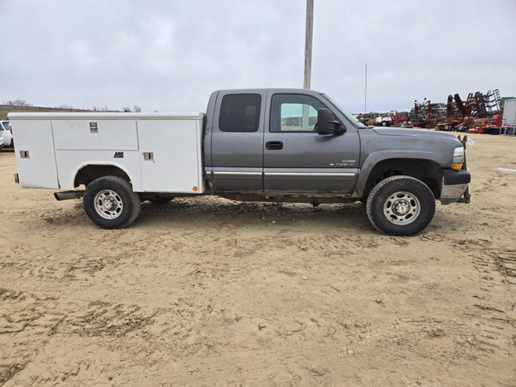 2001-chevrolet-k2500-image-5