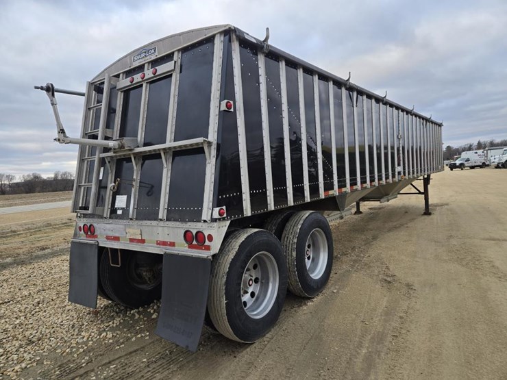 2004-merritt-grain-hopper-image-13