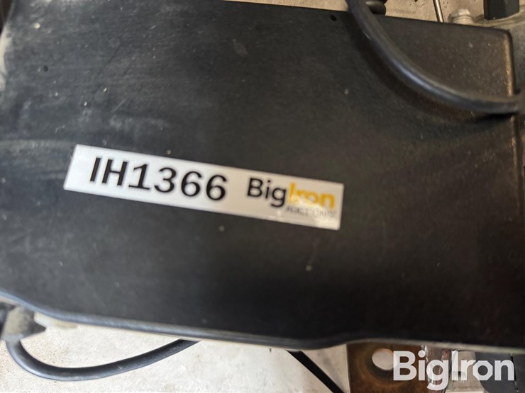 business-band-radios-image-16