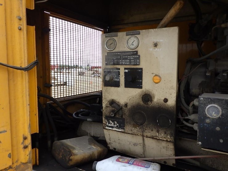 2005-elgin-sc-8000-s/a-street-sweeper-image-14