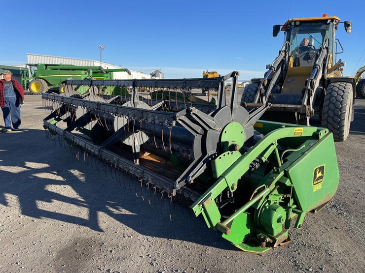 john-deere-216-image-1