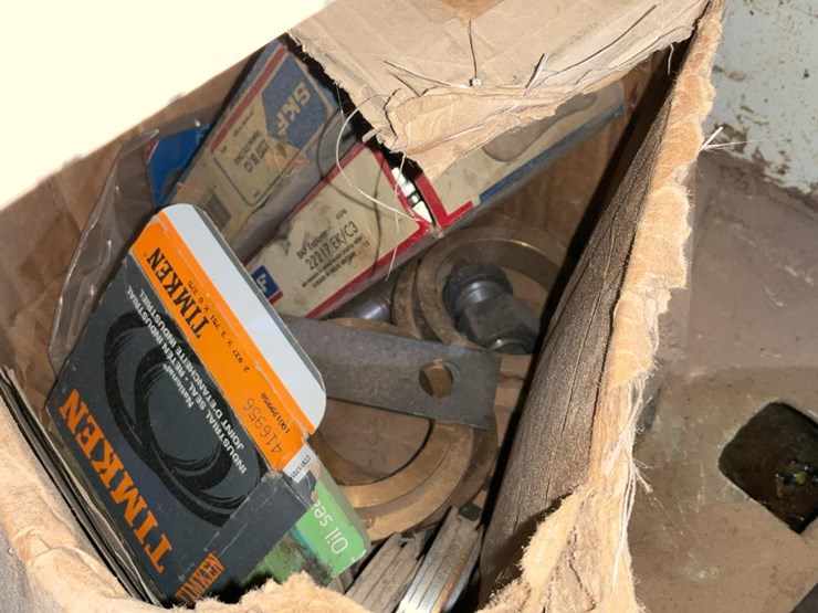 #221-•-cabinet-and-cameras-w/-monitor.-image-14