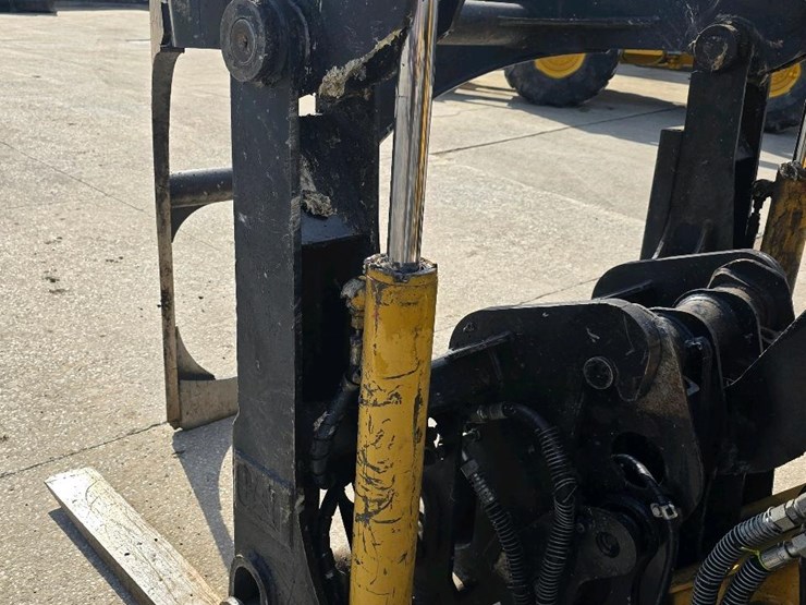 2011-caterpillar-924h-image-26