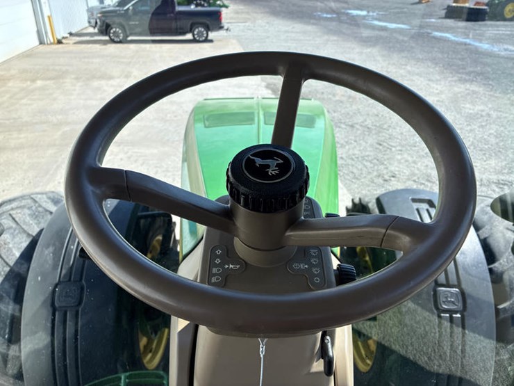 2013-john-deere-8360r-image-61
