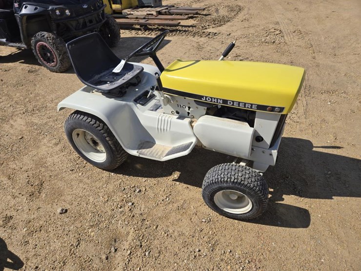 john-deere-110-image-1