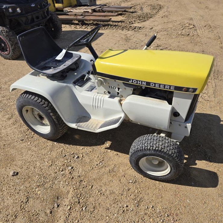 JOHN DEERE 110
