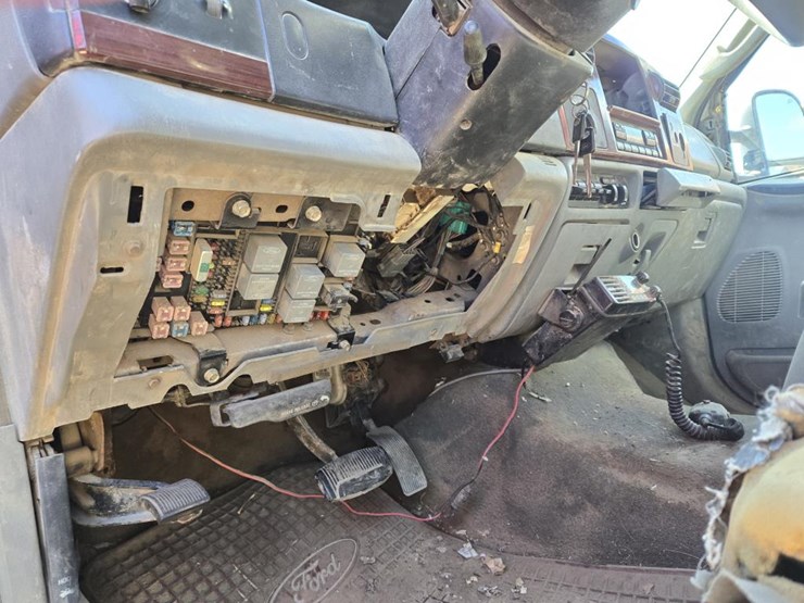 2005-ford-f350-image-19