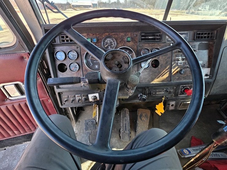 1993-kenworth-t800b-image-28