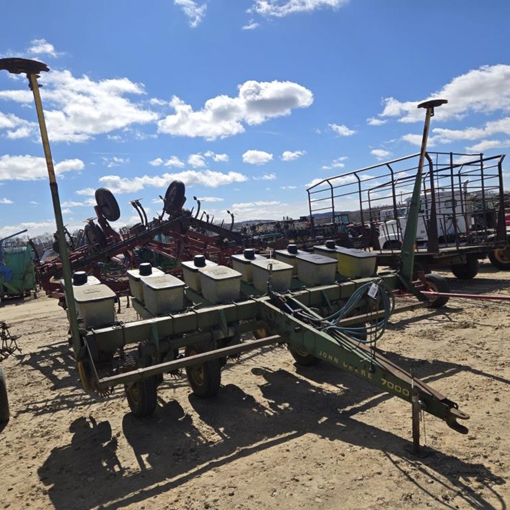 JOHN DEERE 7000