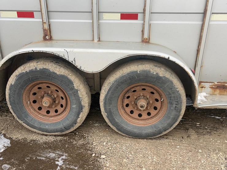 2012-titan-trailer-image-14