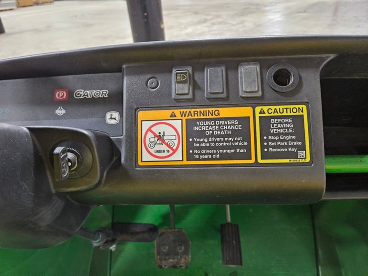 john-deere-turf-gator-image-21