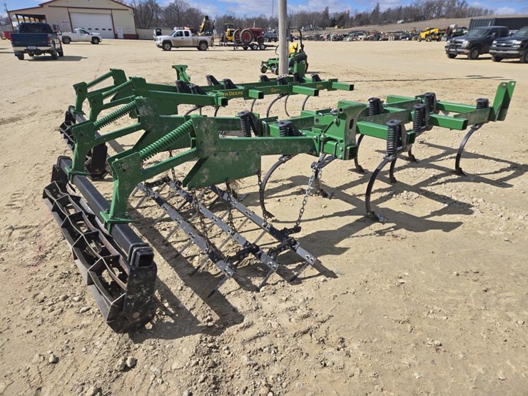 john-deere-2210-image-9