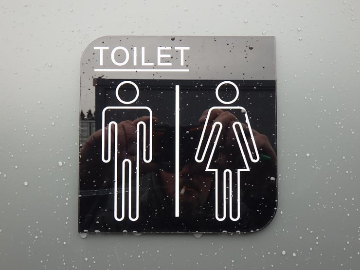 double-stall-portable-toilet-image-5