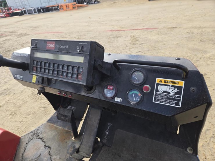 #148-•-2003-toro-5600-sprayer-with-18'-booms-image-18