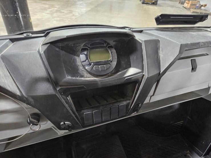 2019-john-deere-gator-image-29