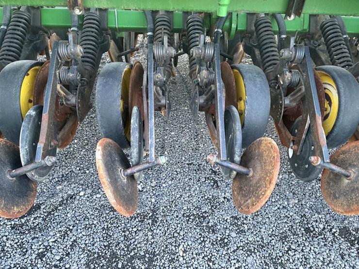 john-deere-750-image-28