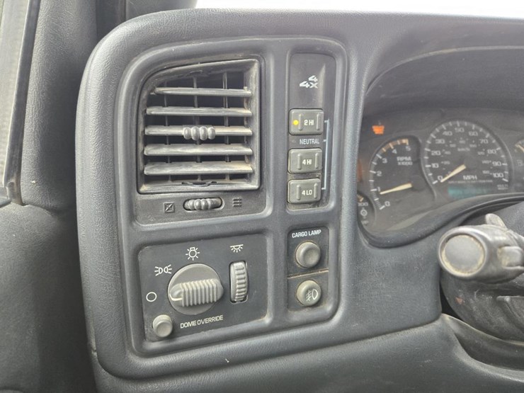 2001-chevrolet-k2500-image-27