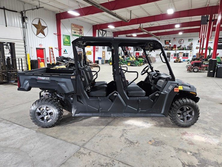 2019-john-deere-gator-image-6