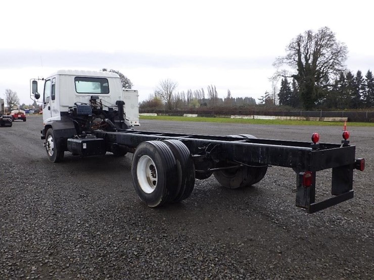 2004-izuzu-tilt-cab-22'-s/a-cab-and-chassis-image-7