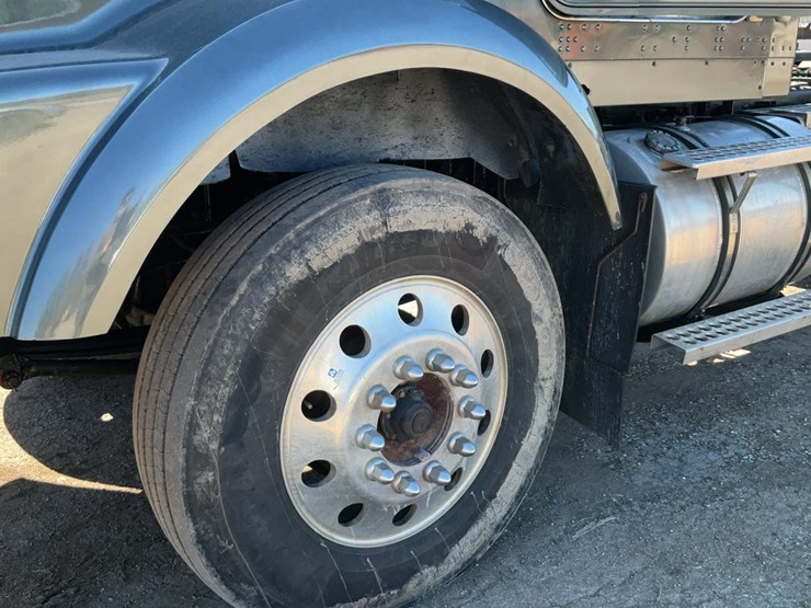 1999-kenworth-t800b-image-35