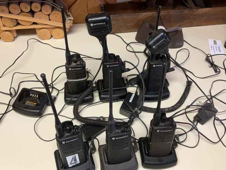 #121-•-motorola-walkie-talkies-image-1