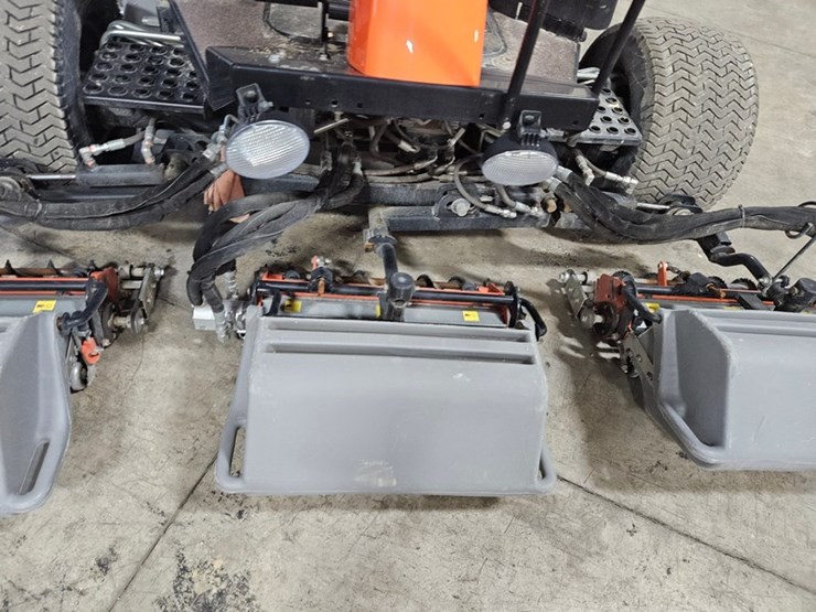 #685-•-jacobsen-lf550-fairway-mower-image-16