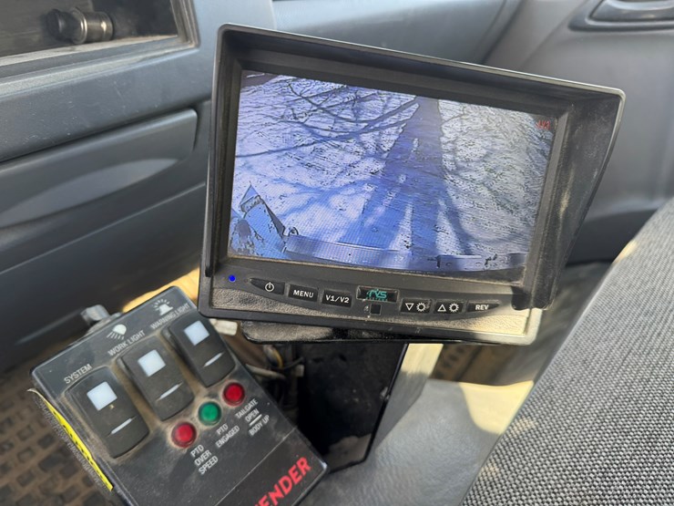 2018-isuzu-nrr-image-41