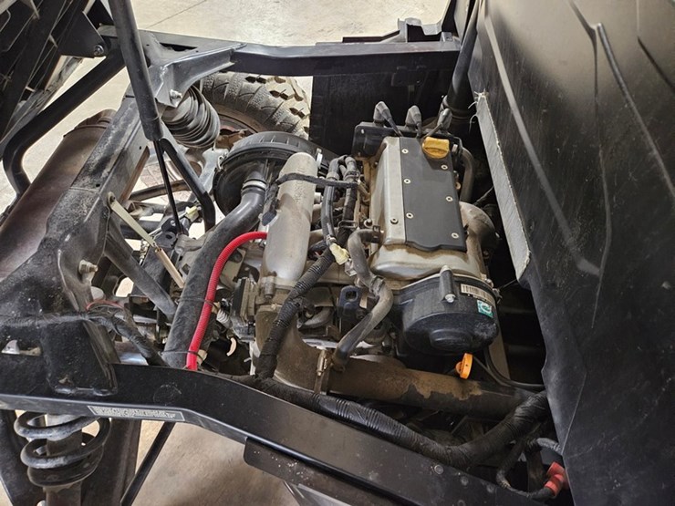 2019-john-deere-gator-image-13